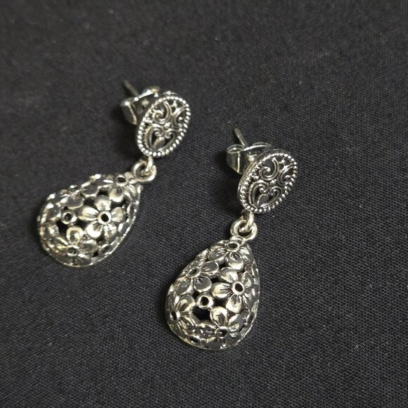 Silver-Tone Floral Teardrop Drop Earrings Filigree Vintage Inspired Dangle - Picture 2 of 5